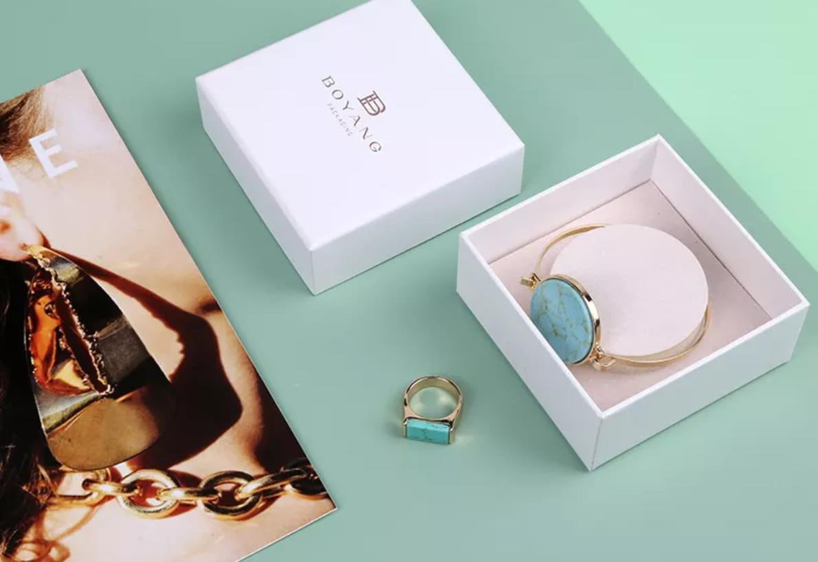 Custom paper jewelry packaging sets
