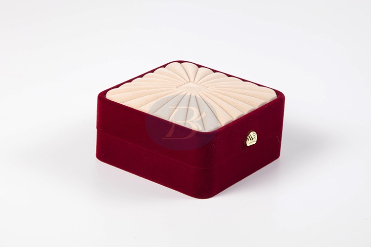 Customizable jewelry ring box