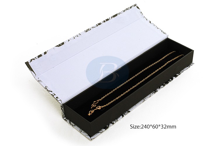 custom necklace jewelry cases
