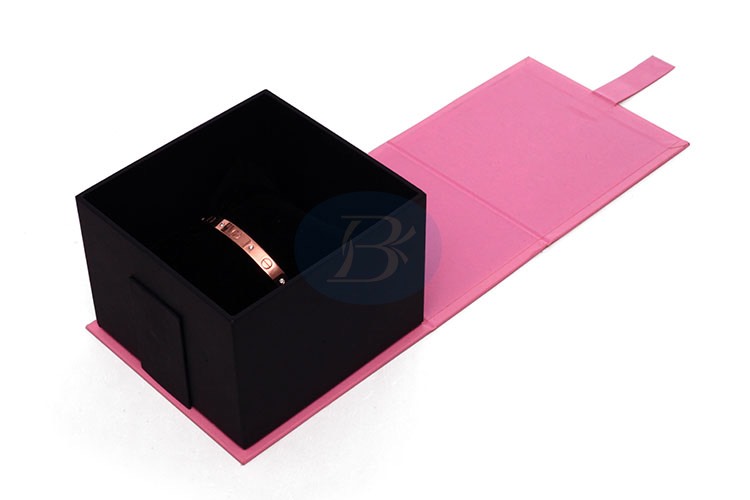 custom pink bracelet jewellery boxes manufacturer