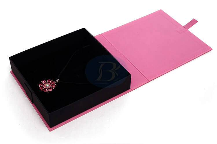 Custom delicate cardboard jewelry box