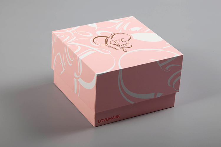 cardboard gift box with lid