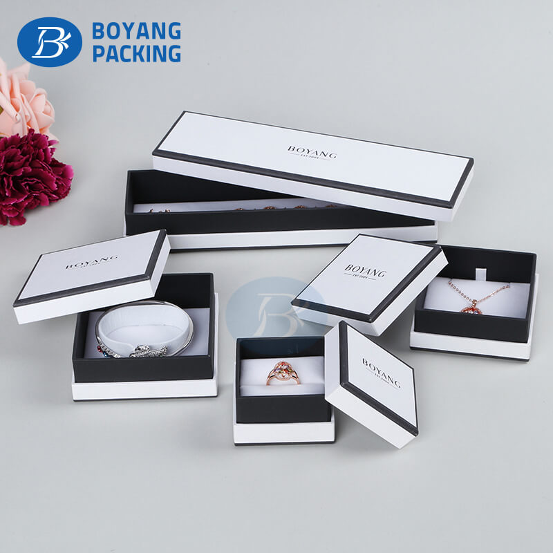 Custom jewelry gift box