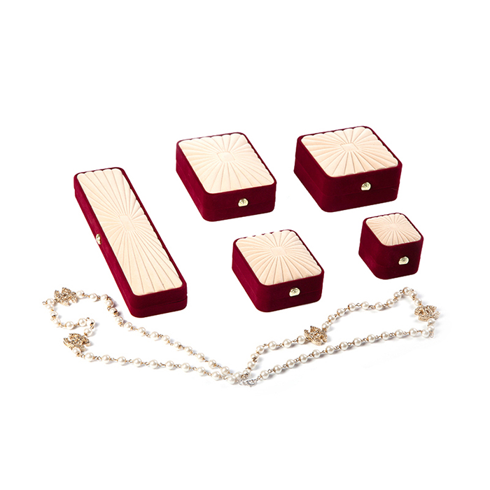Custom small velvet jewelry box, packaging box factory