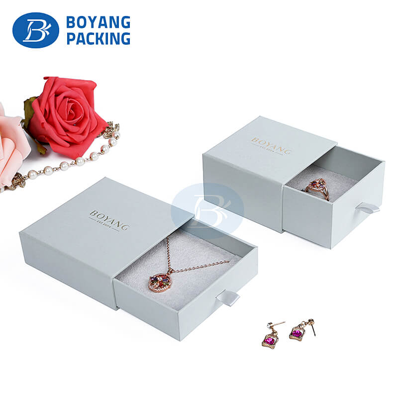 Custom jewelry gift box
