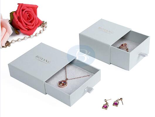 custom jewelry packaging