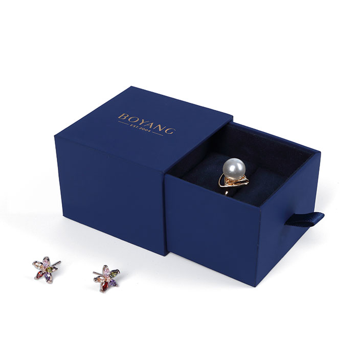 Custom jewellery packaging