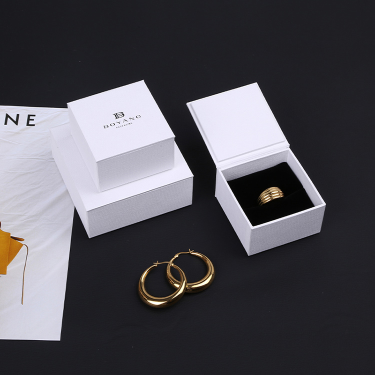 custom jewelry packaging