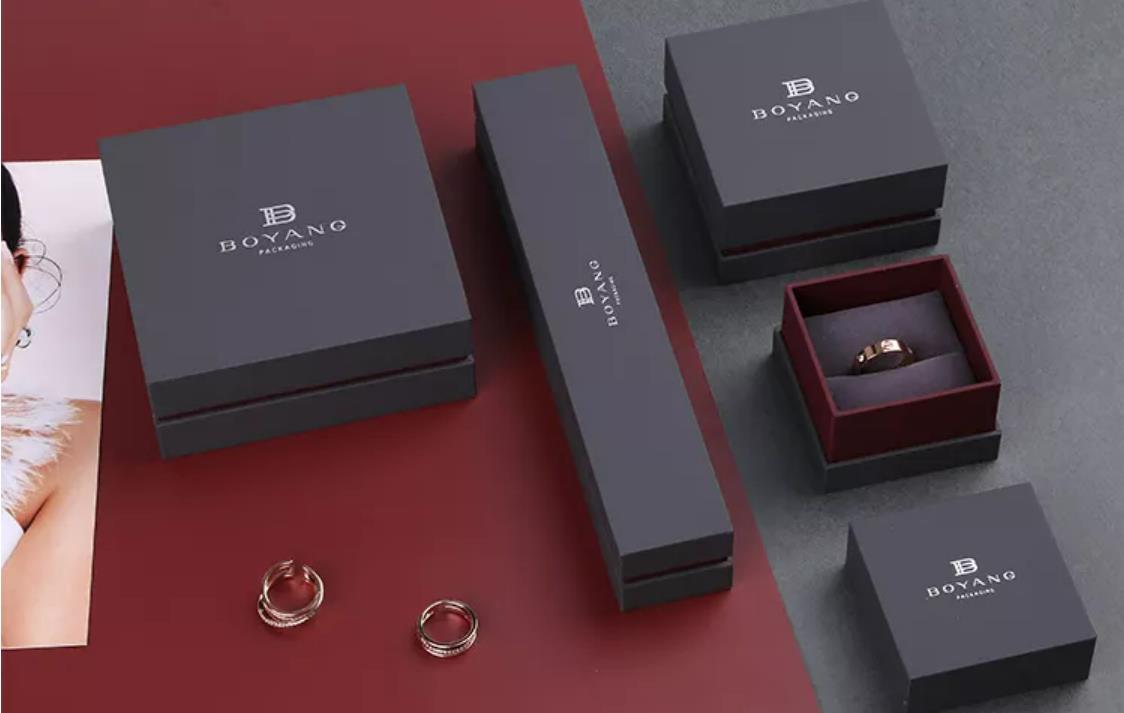 What are the advantages of custom jewelry gift boxes?