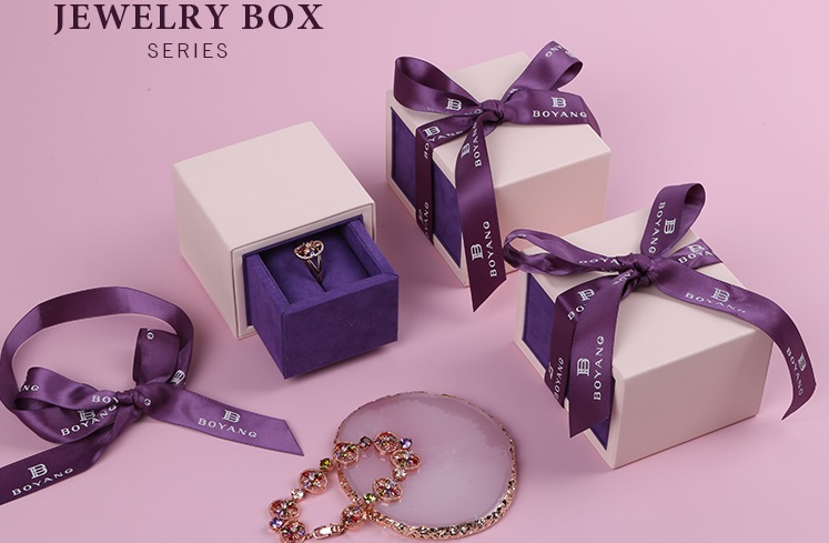 custom jewelry packaging