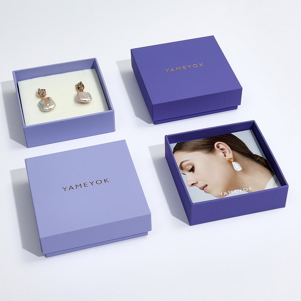 Custom earring packaging