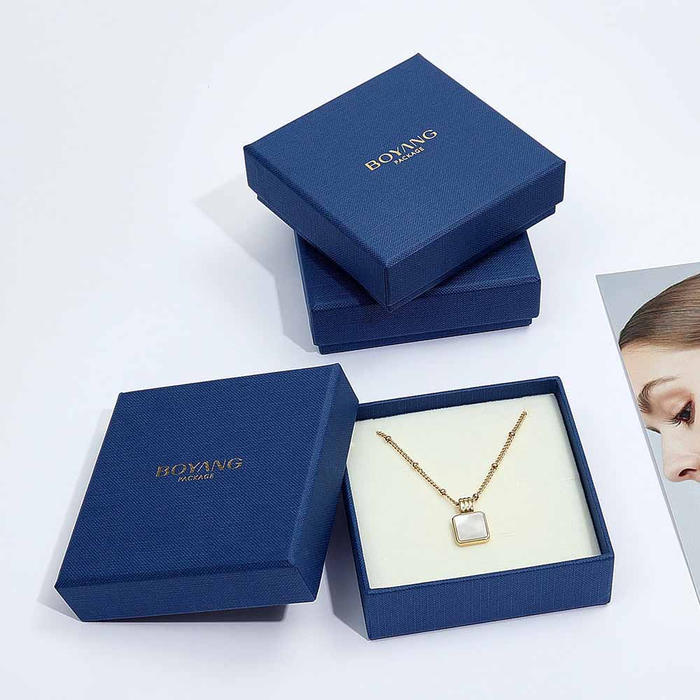 White custom logo pendant gift packaging boxes