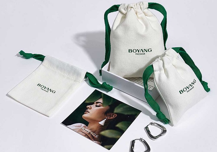 How to customize a jewelry bag with the logo?