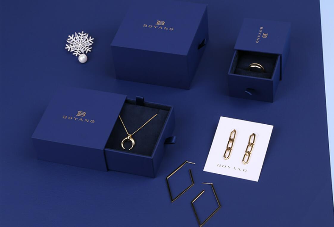 Custom jewelry packaging