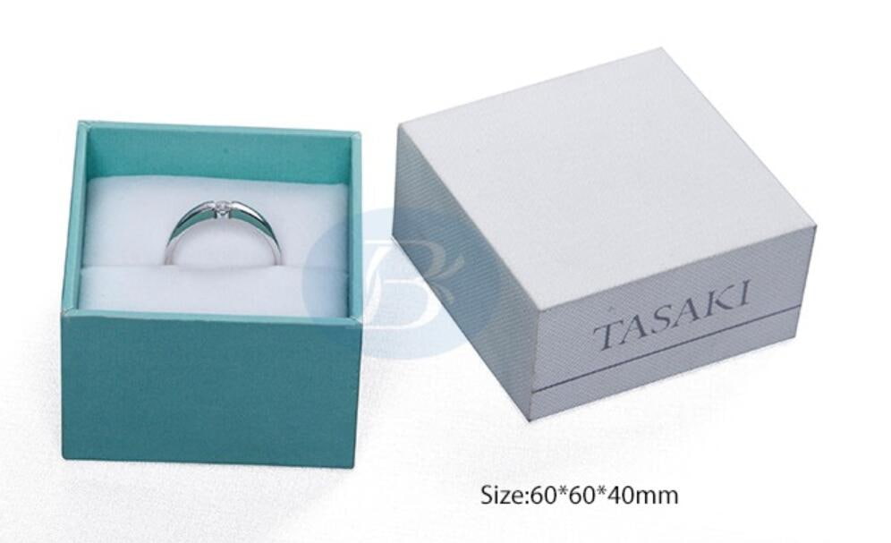 Customized ring box: a ritual sense of vows
