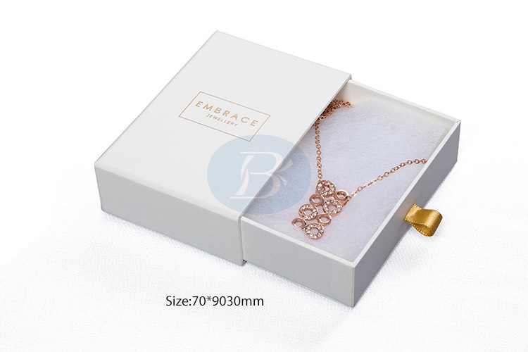 custom fine jewelry pendant boxes