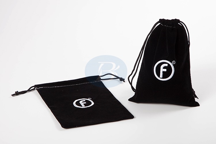 customized velvet drawstring gift bag 