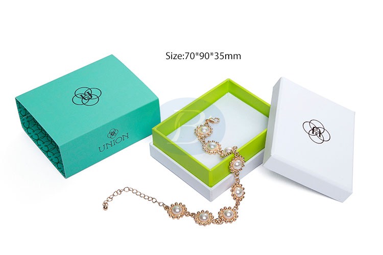 custom velvet jewelry gift boxes