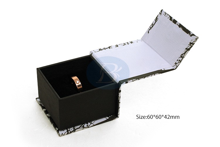 custom jewelry cases