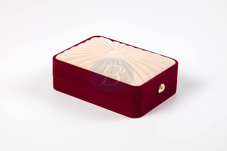 Custom jewellery presentation boxes