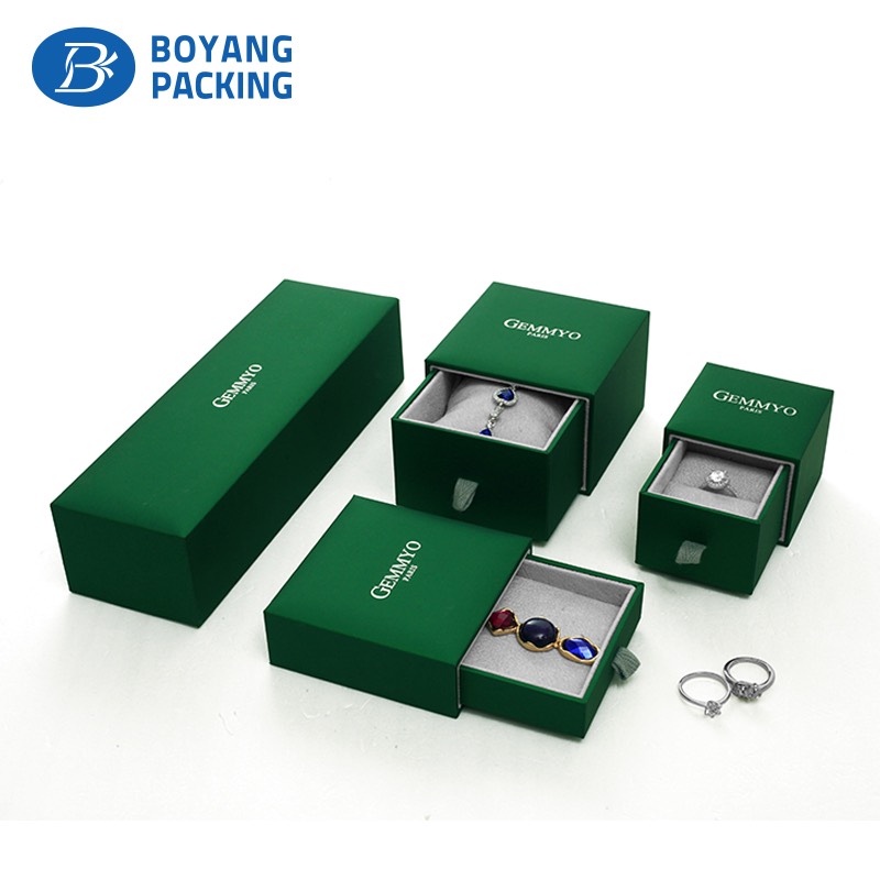 Luxury pendant box with custom logo