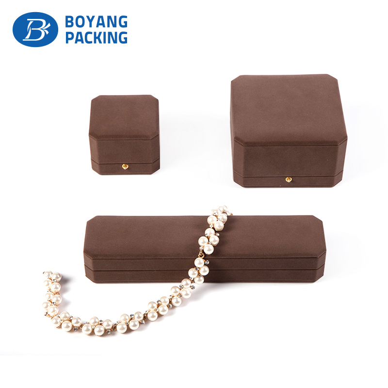 Why jewelry need china jewelry packaging box?