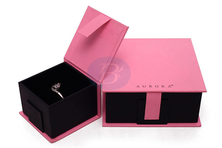 customized pink luxury gift packaging boxes