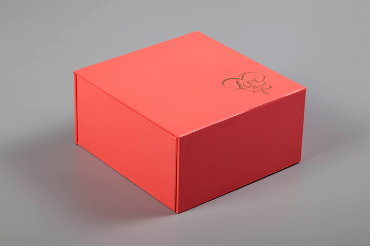 cardboard gift box with lid