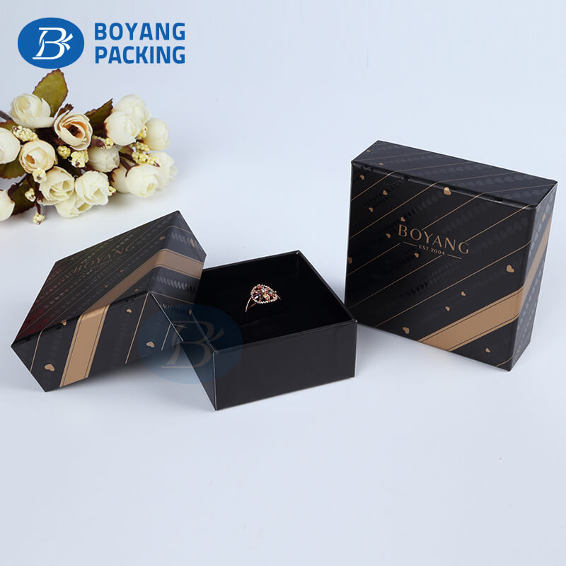 custom gift boxes