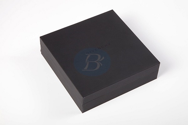 What are the requirements for making a black gift box