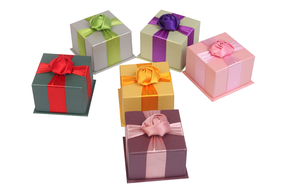 How important is the color matching of jewelry box packaging