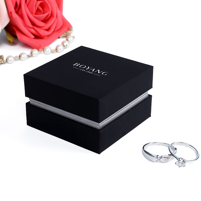 custom jewelry packaging