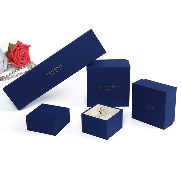 custom jewellery packaging