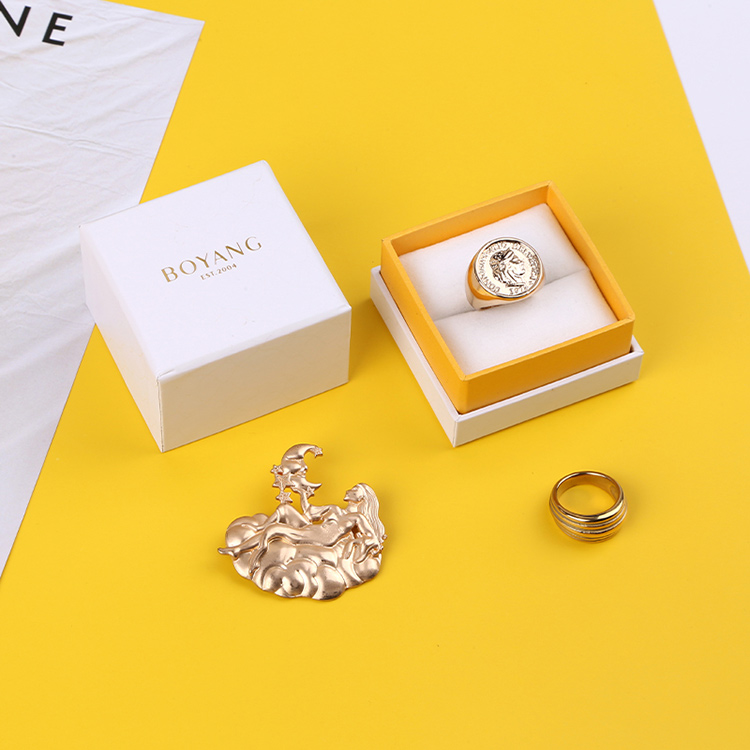 Luxury expensive engagement custom wedding ring box box