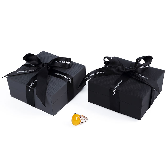 custom plastic jewelry boxes
