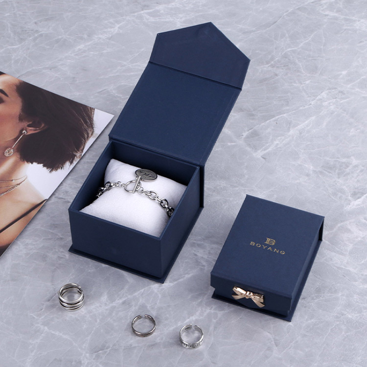 Luxury european women custom magnetic gift storage bracelet box