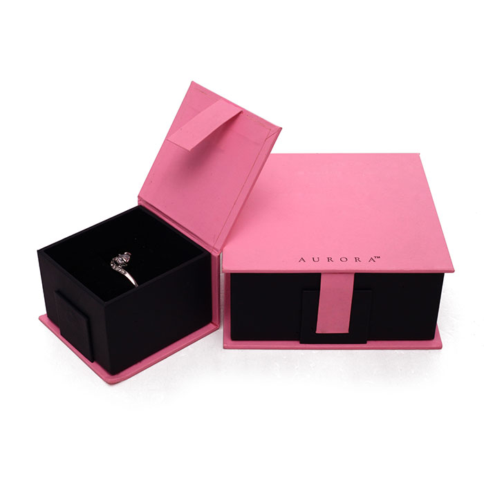 customized pink luxury gift packaging boxes