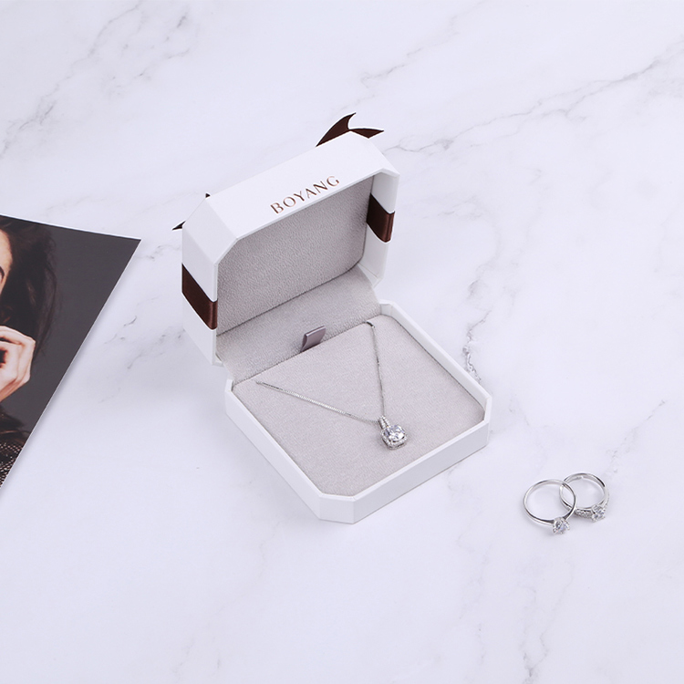 custom unique jewelry packaging