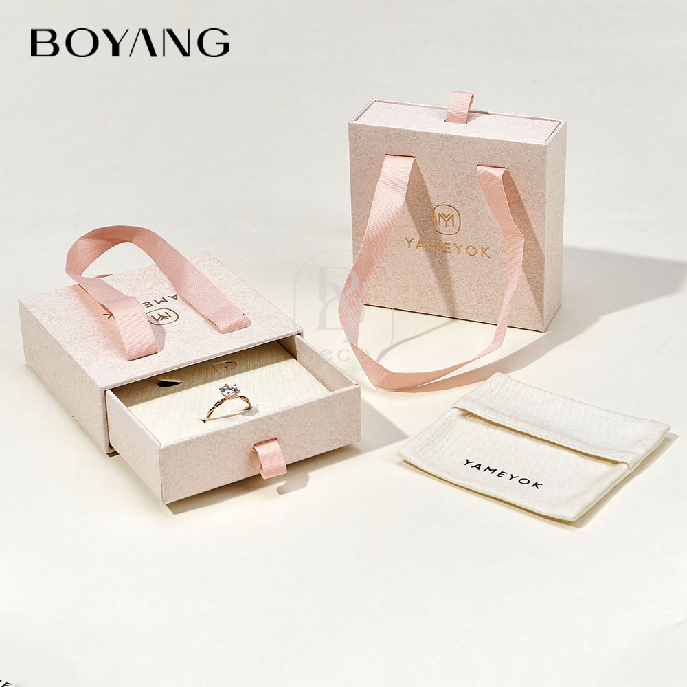 custom jewelry packaging