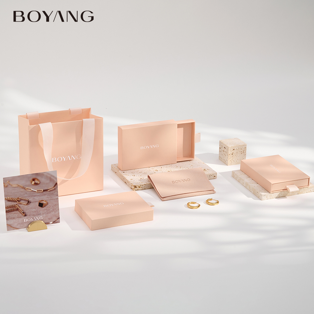 necklace jewelry box