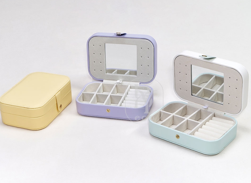 How do you create a unique jewelry box brand?