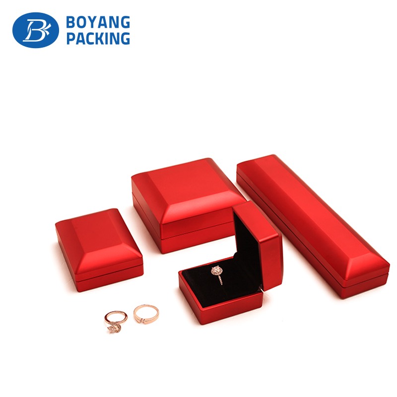 Beautiful and moving jewelry boxes for sale