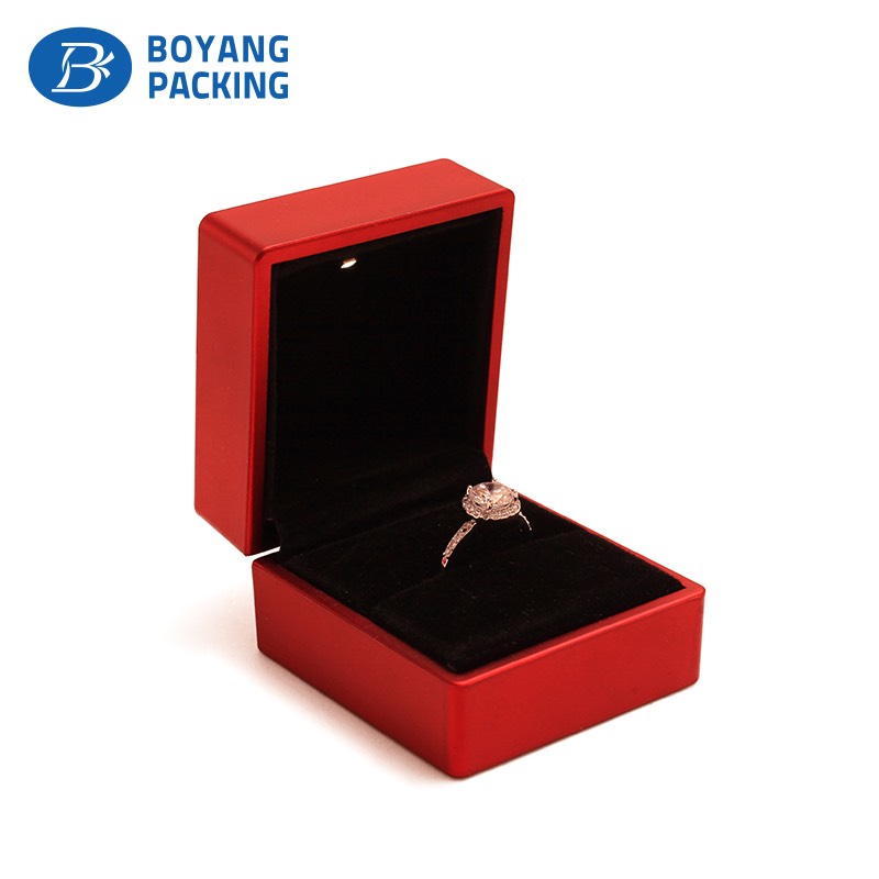 Beautiful and moving jewelry boxes for sale