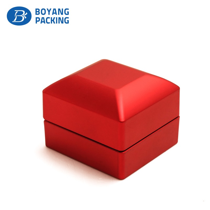 Beautiful and moving jewelry boxes for sale