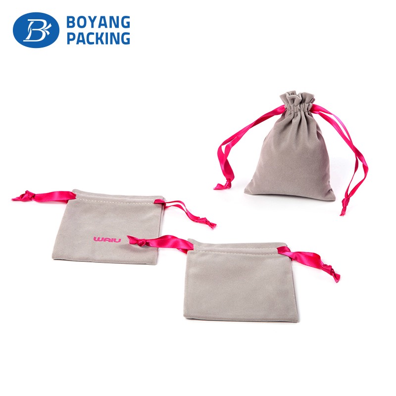 Customized velvet jewellery pouch with ribbon string