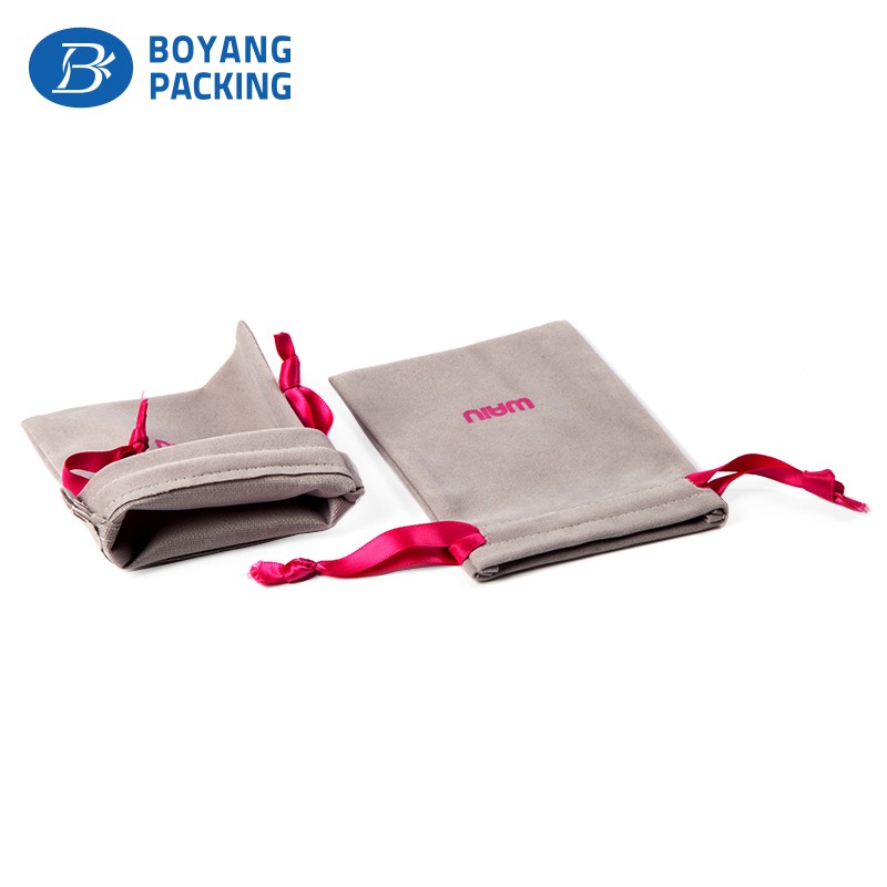 Customized velvet jewellery pouch with ribbon string
