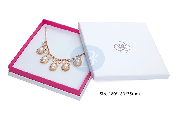Custom printed jewelery gift packaging