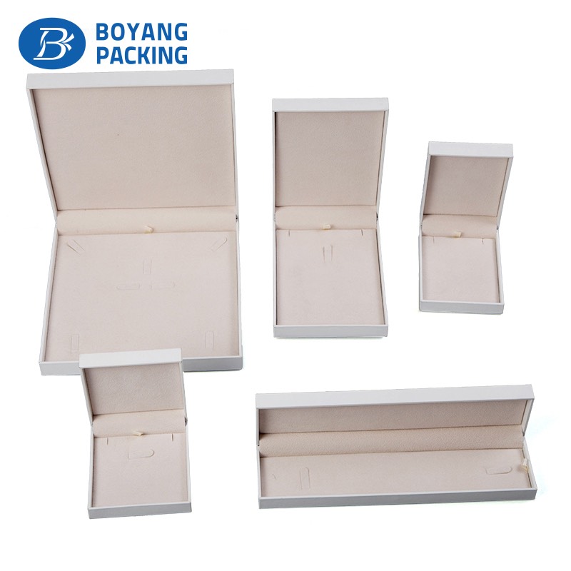 White plastic jewellery box with price