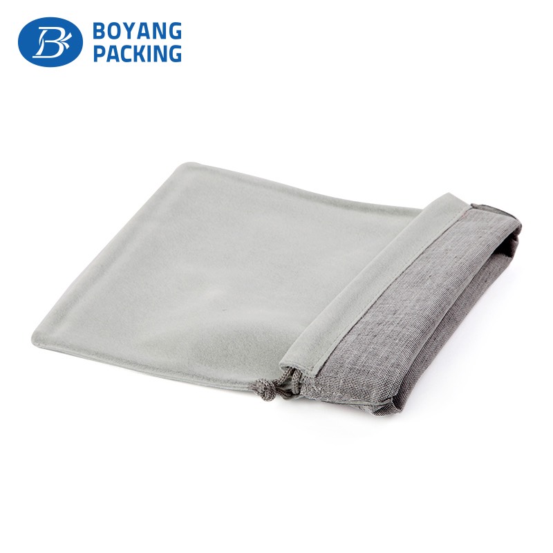 Light gray velvet jewellery pouches with custom silk printing logo