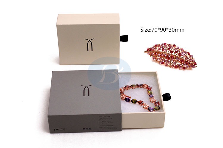 upscale jewelry bracelet boxes